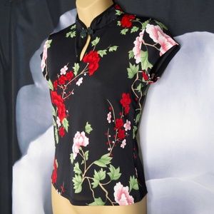 Floral Top with Neck Clasp